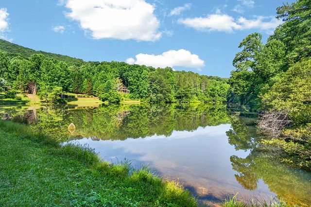 408 Mountain Creek Way, Ellijay, GA 30536