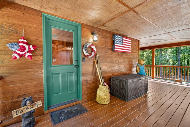 408 Mountain Creek Way, Ellijay, GA 30536