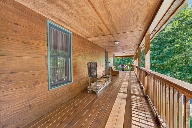 408 Mountain Creek Way, Ellijay, GA 30536