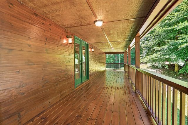 408 Mountain Creek Way, Ellijay, GA 30536