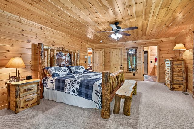 408 Mountain Creek Way, Ellijay, GA 30536