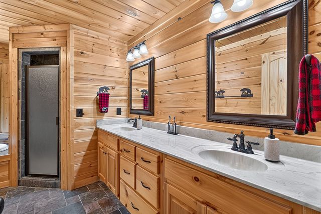 408 Mountain Creek Way, Ellijay, GA 30536