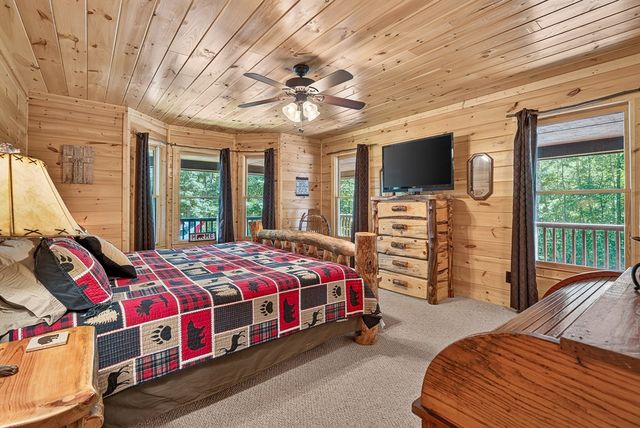 408 Mountain Creek Way, Ellijay, GA 30536