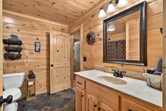 408 Mountain Creek Way, Ellijay, GA 30536