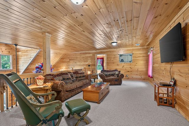 408 Mountain Creek Way, Ellijay, GA 30536