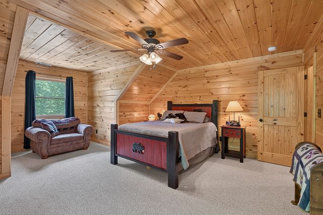 408 Mountain Creek Way, Ellijay, GA 30536