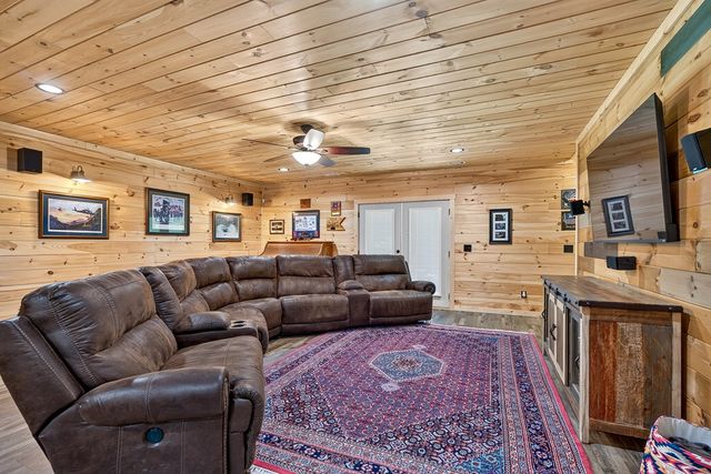 408 Mountain Creek Way, Ellijay, GA 30536
