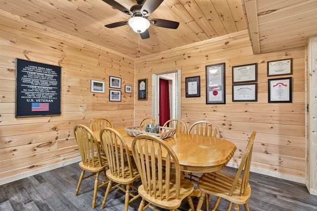 408 Mountain Creek Way, Ellijay, GA 30536