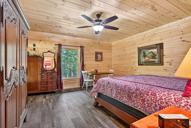408 Mountain Creek Way, Ellijay, GA 30536