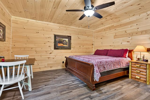 408 Mountain Creek Way, Ellijay, GA 30536