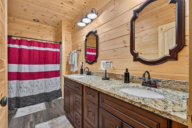 408 Mountain Creek Way, Ellijay, GA 30536