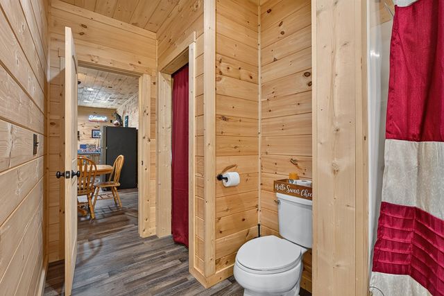 408 Mountain Creek Way, Ellijay, GA 30536