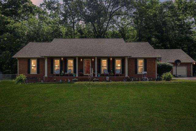 2117 Safe Haven Cir, Estill Springs, TN 37330