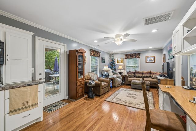 2117 Safe Haven Cir, Estill Springs, TN 37330