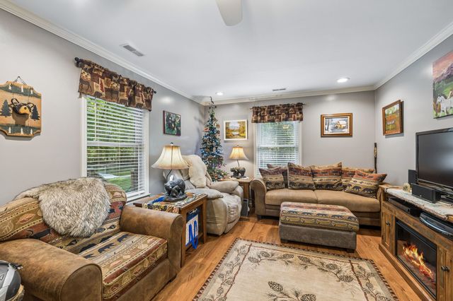 2117 Safe Haven Cir, Estill Springs, TN 37330