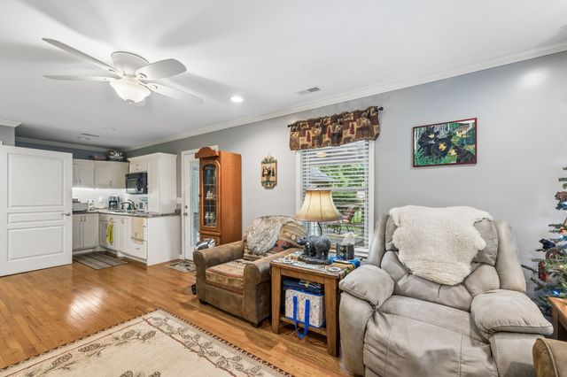 2117 Safe Haven Cir, Estill Springs, TN 37330