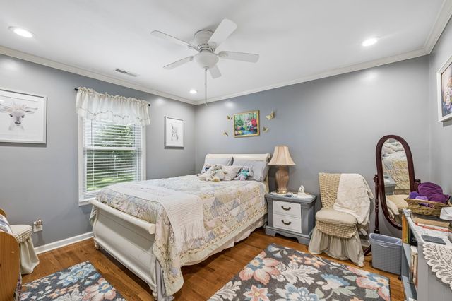2117 Safe Haven Cir, Estill Springs, TN 37330