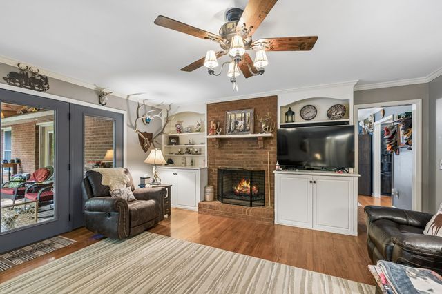 2117 Safe Haven Cir, Estill Springs, TN 37330