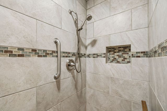2117 Safe Haven Cir, Estill Springs, TN 37330