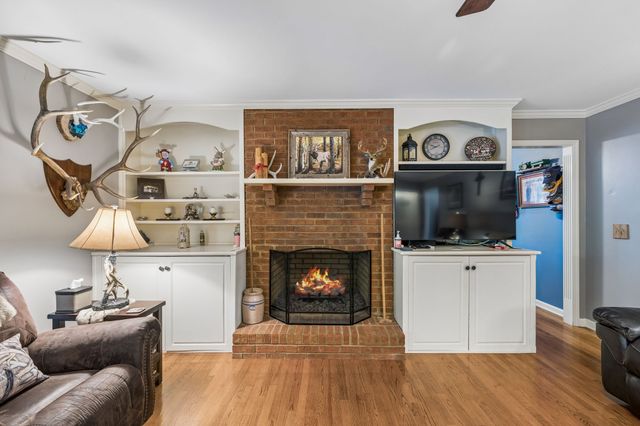 2117 Safe Haven Cir, Estill Springs, TN 37330