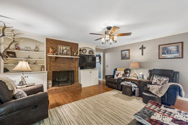 2117 Safe Haven Cir, Estill Springs, TN 37330