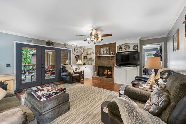 2117 Safe Haven Cir, Estill Springs, TN 37330
