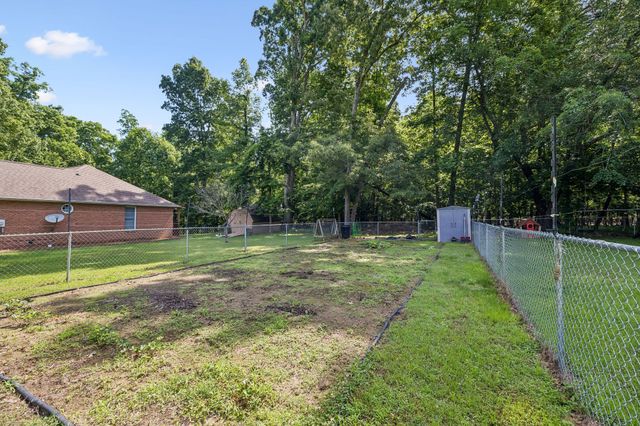 2117 Safe Haven Cir, Estill Springs, TN 37330