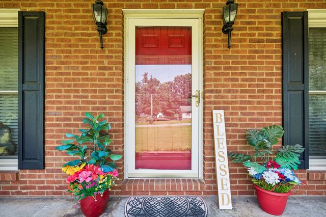 2117 Safe Haven Cir, Estill Springs, TN 37330