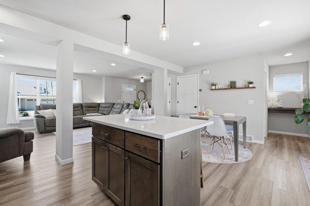 813 Feather Sound Drive, Verona, WI 53593