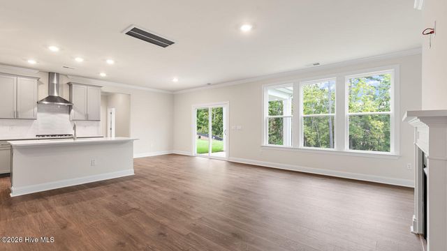 1124 Summer Daisy Drive, Aberdeen, NC 28315
