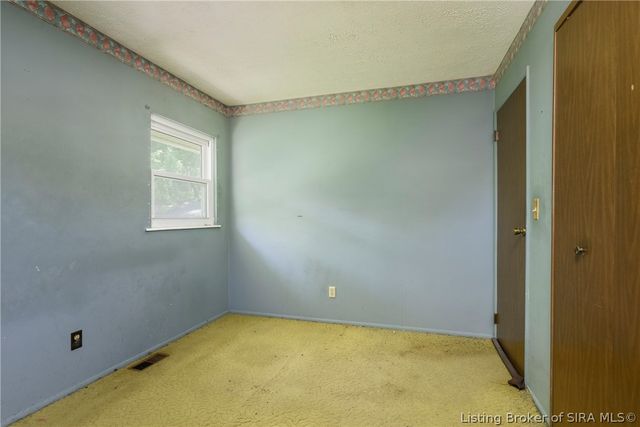 927 Capitol Hills Drive, Jeffersonville, IN 47130