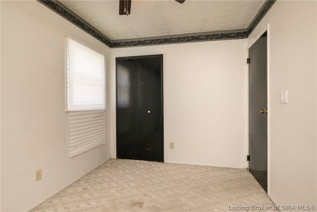 927 Capitol Hills Drive, Jeffersonville, IN 47130