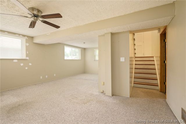 927 Capitol Hills Drive, Jeffersonville, IN 47130