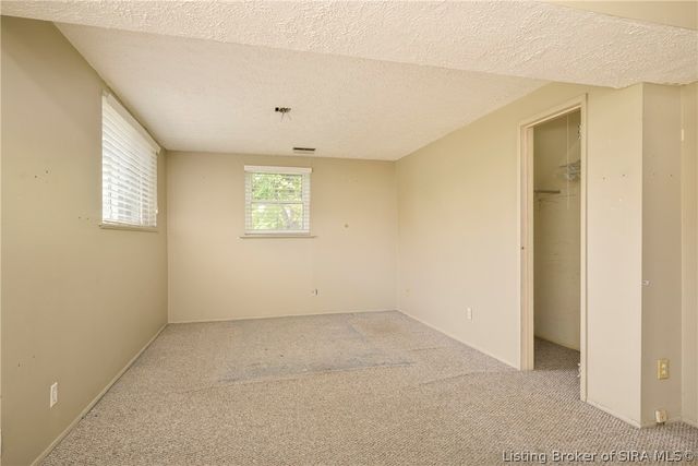 927 Capitol Hills Drive, Jeffersonville, IN 47130