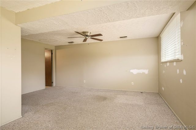 927 Capitol Hills Drive, Jeffersonville, IN 47130