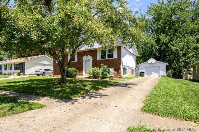 927 Capitol Hills Drive, Jeffersonville, IN 47130