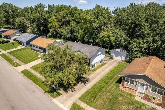 927 Capitol Hills Drive, Jeffersonville, IN 47130