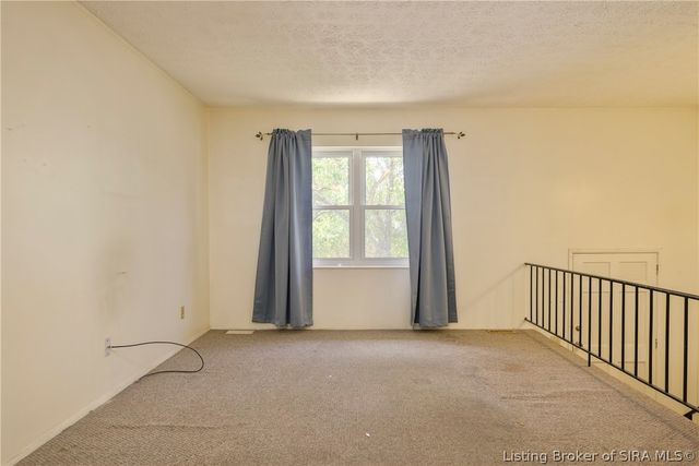 927 Capitol Hills Drive, Jeffersonville, IN 47130
