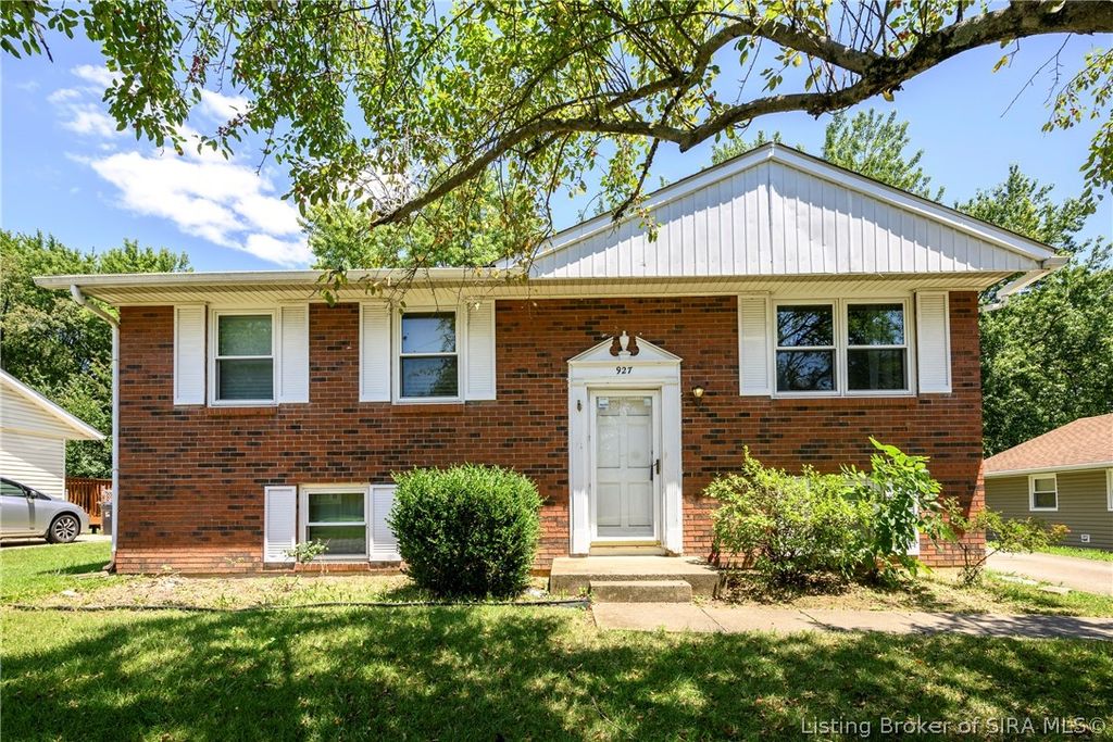927 Capitol Hills Drive, Jeffersonville, IN 47130