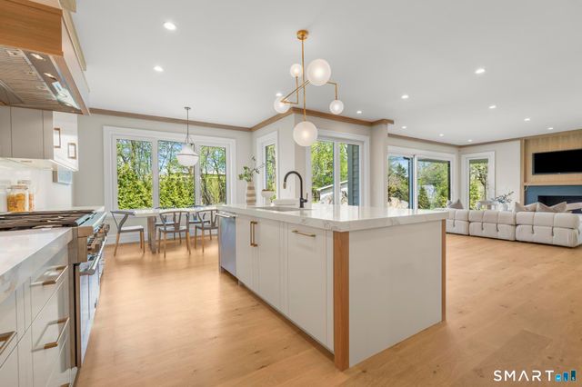 72 Old Kings Highway South, Darien, CT 06820