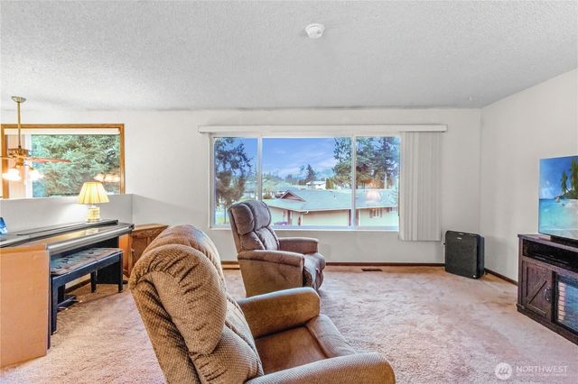 6743 La Bello Drive, Lynden, WA 98264