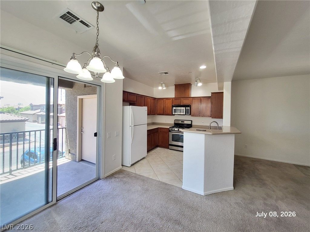 8324 West Charleston Boulevard 2009, Las Vegas, NV 89117 — photo 2