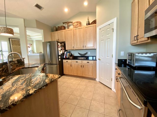 176 Sunset Cir, St Augustine, FL 32080