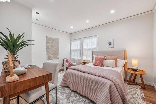 3056 Roxbury Avenue, Oakland, CA 94605