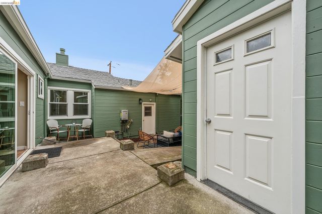 3056 Roxbury Avenue, Oakland, CA 94605