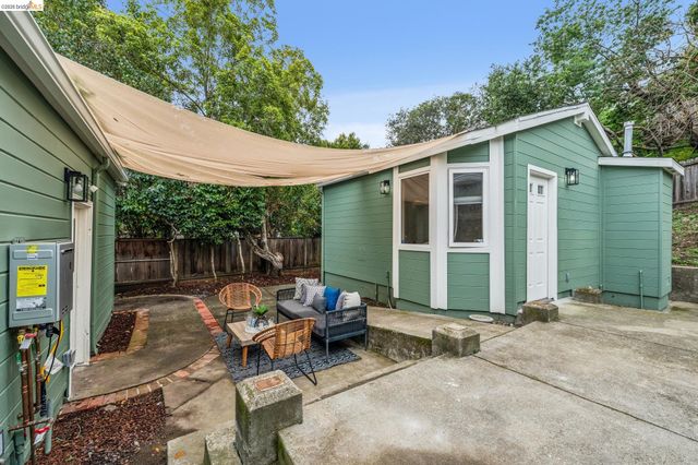 3056 Roxbury Avenue, Oakland, CA 94605