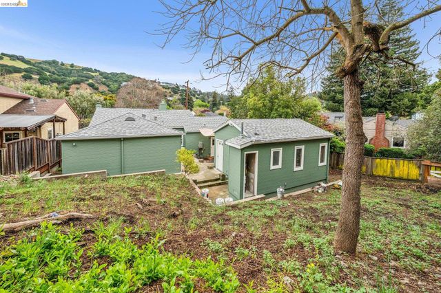 3056 Roxbury Avenue, Oakland, CA 94605