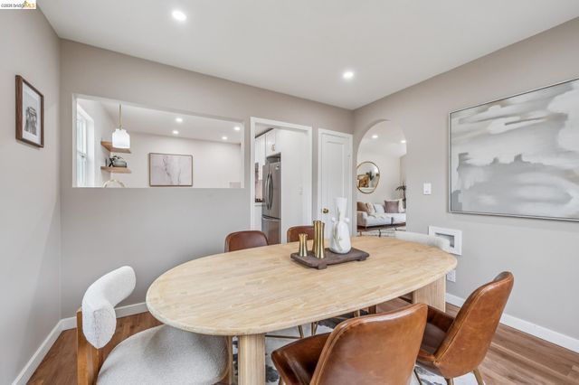 3056 Roxbury Avenue, Oakland, CA 94605