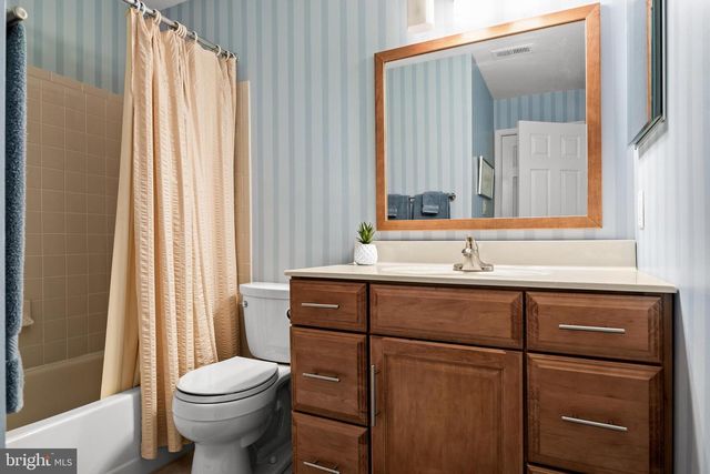 995B SCOTSWOOD COURT, Mount Laurel, NJ 08054
