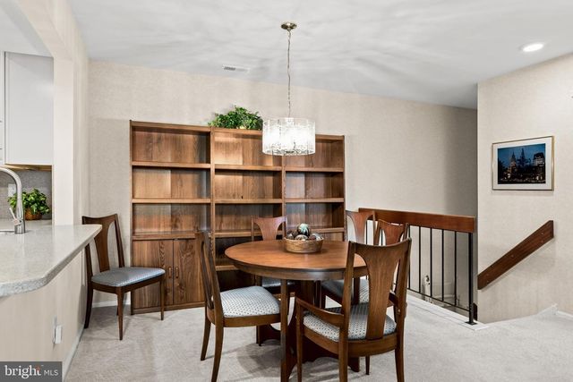 995B SCOTSWOOD COURT, Mount Laurel, NJ 08054